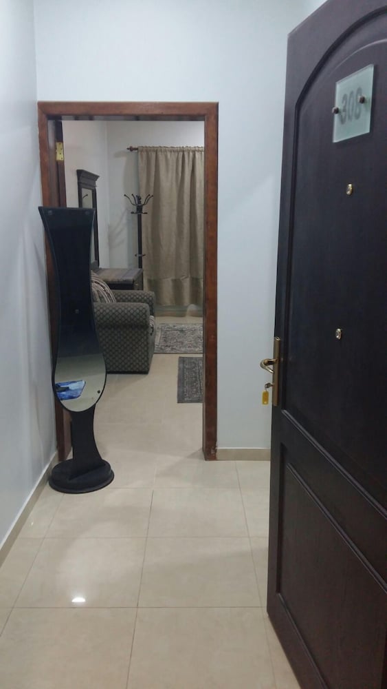 Фото Al Eairy Furnished Apartments Al Ahsa 5