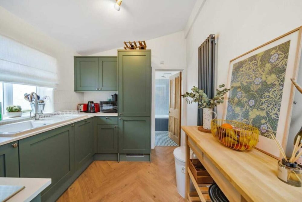 Фото Elegant & Bright 2bd Flat, Battersea!