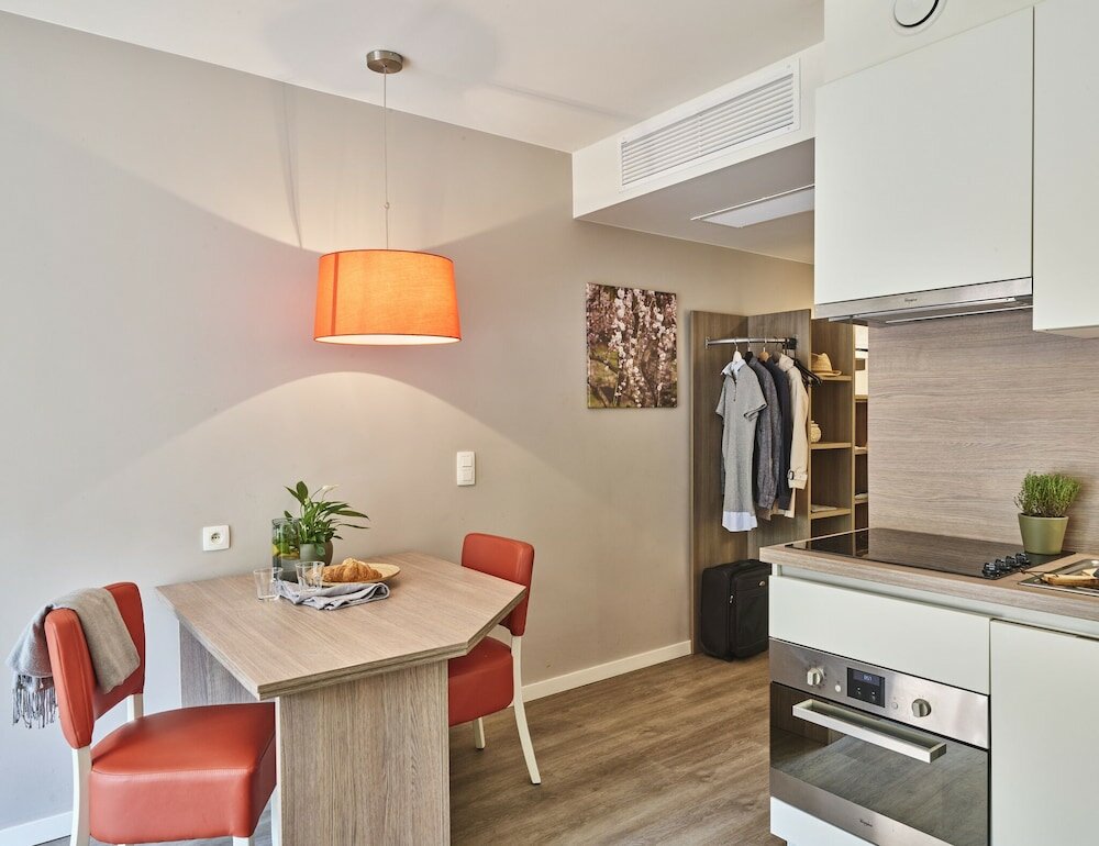 Фото Holiday Suites Limburg