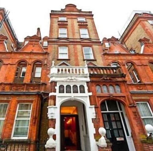 46 Harrington Gardens