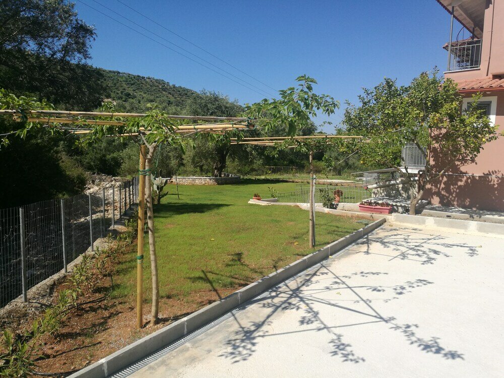 Фото PargaLand Studios & Apartments