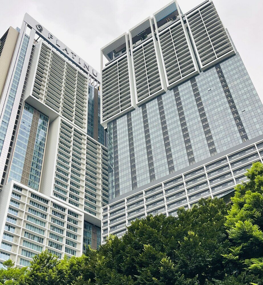 Фото The Hollwood Suites at Platinum