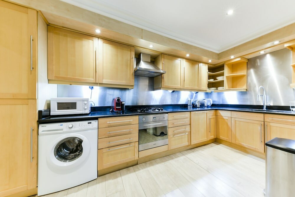 Фото The Beaufort Hotel