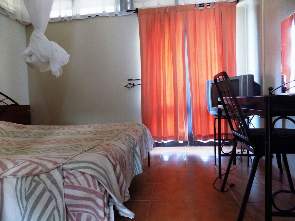 Фото Soroti Hotel