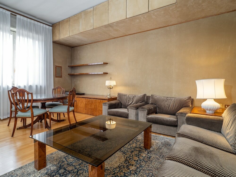 Фото Elegant Flat in Milan's Heart