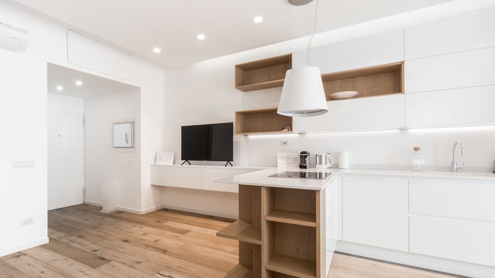 Фото De Cristoforis 12 B - Apartment Milan