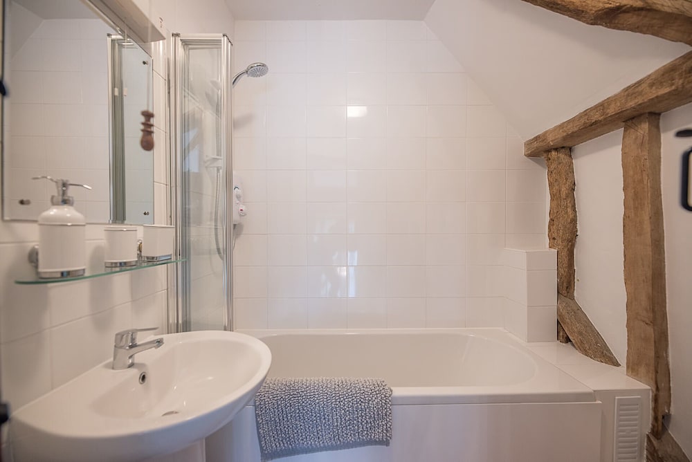 Фото Granary Cottage, Valley Farm Barns Snape