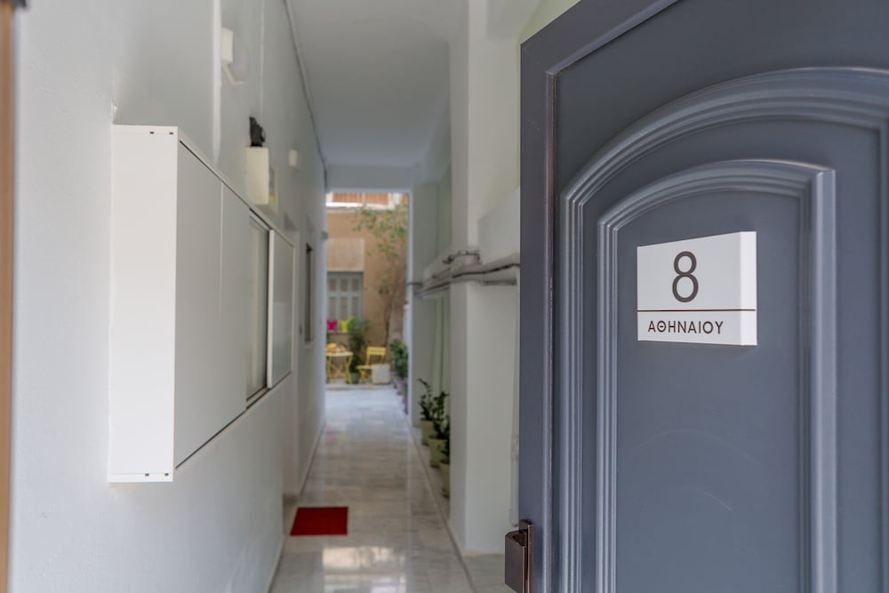 Фото Grandma's Chic & Bright Athenian Home with a Patio