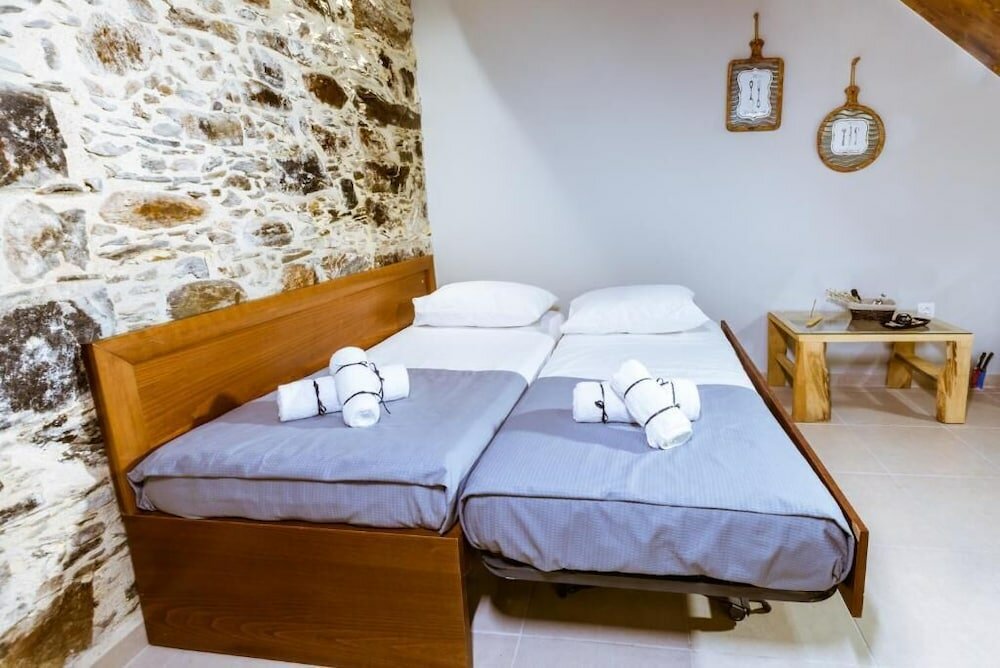 Фото Traditional Apartments Elafos