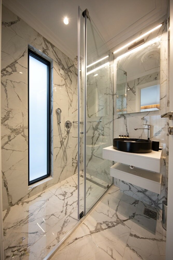 Фото Beach Walk Luxury Suites