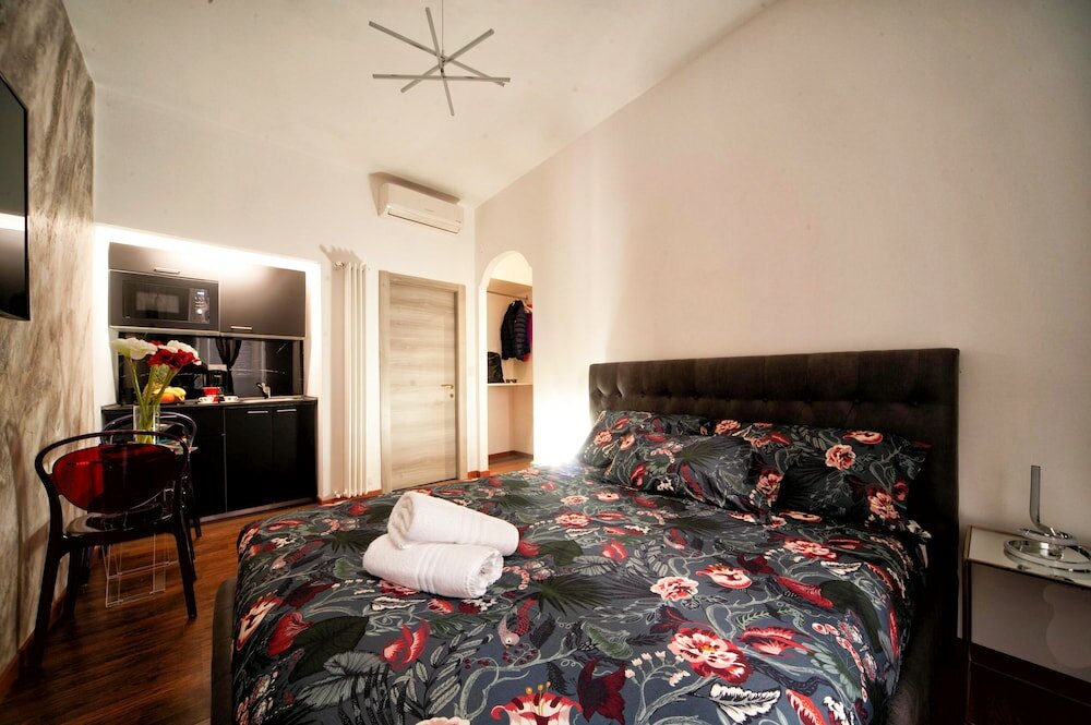 Фото Navona Rooms with Hot Tub