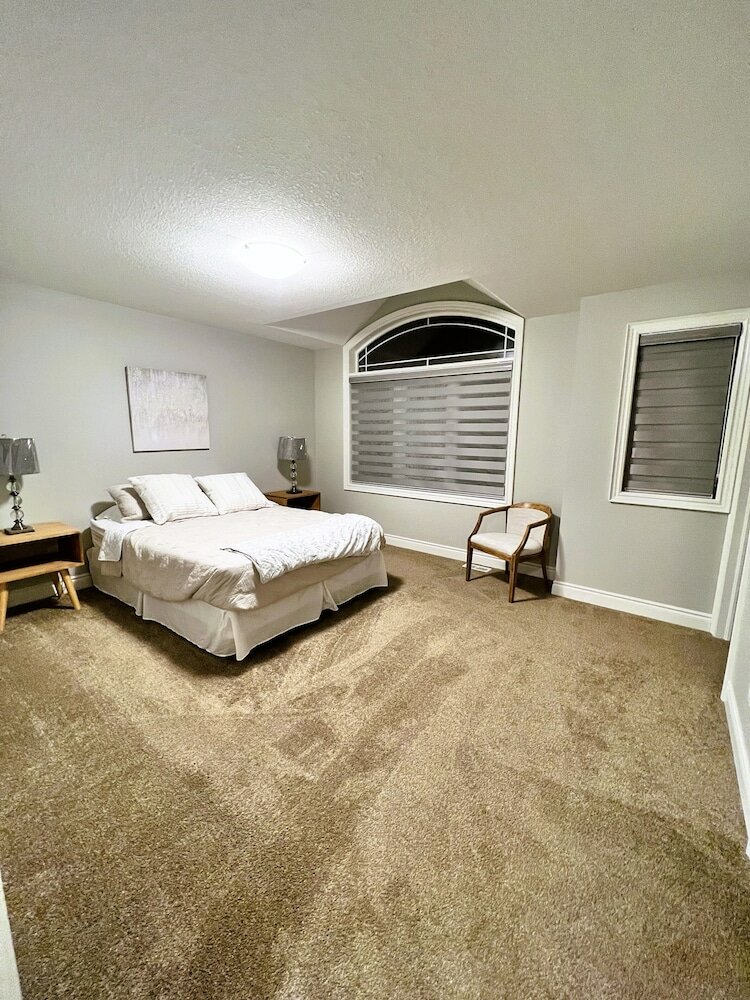 Фото Spacious Private Comfortable Home