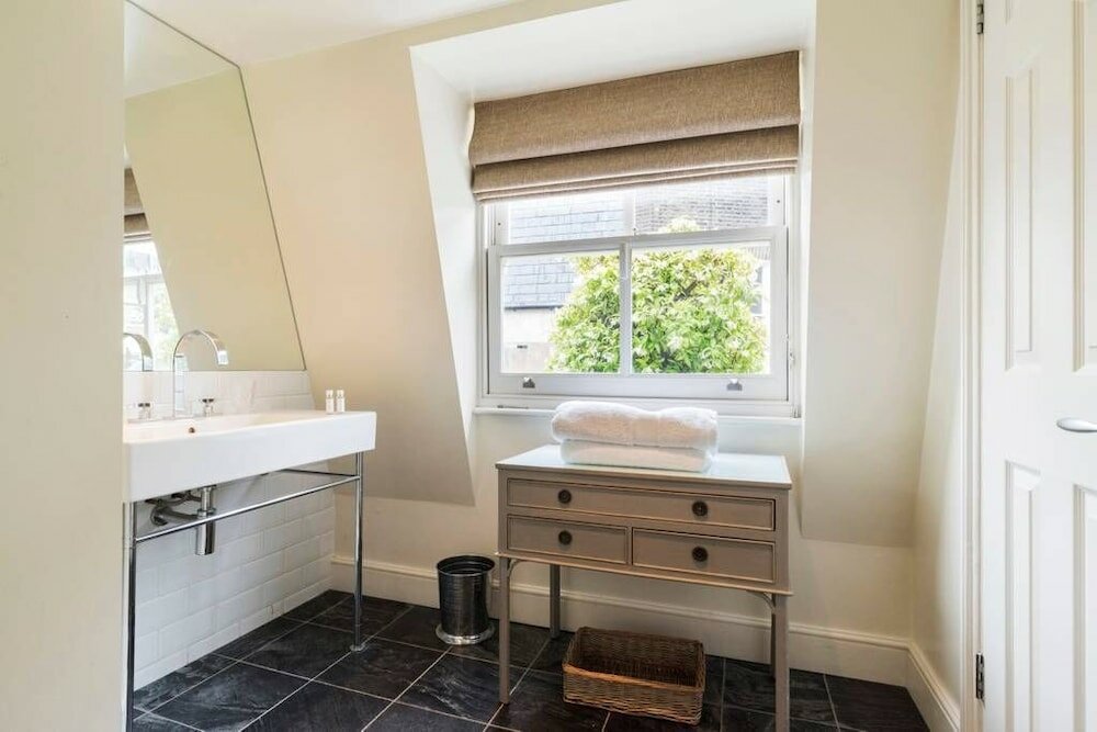 Фото Lovely 3 bedroom house South Kensington