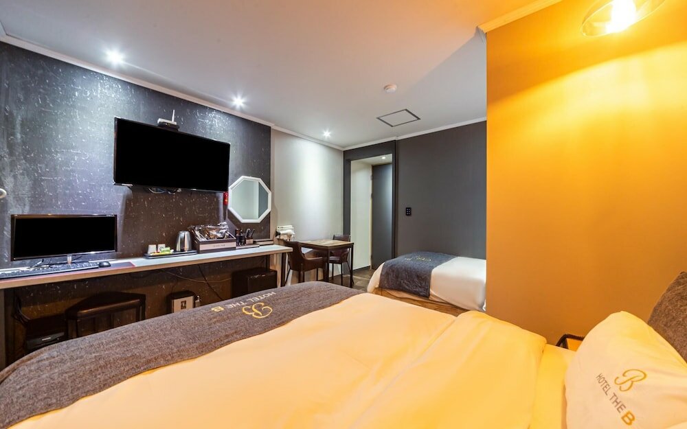 Фото Yeosu Hotel The B