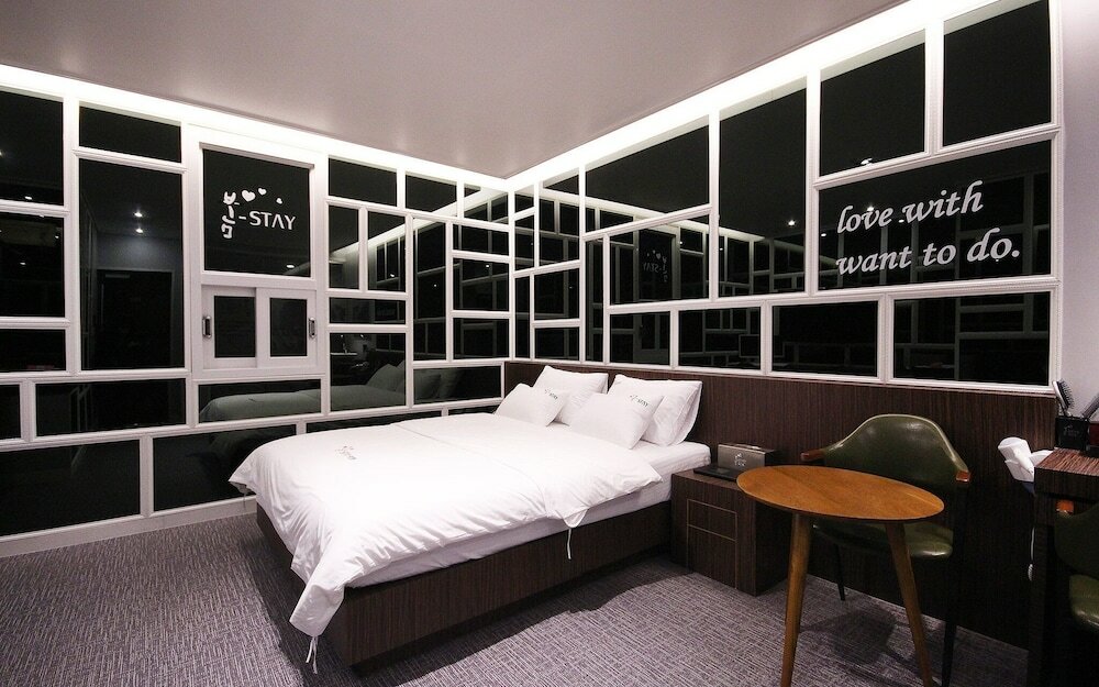 Фото Pohang Haedo-dong New Bom Stay