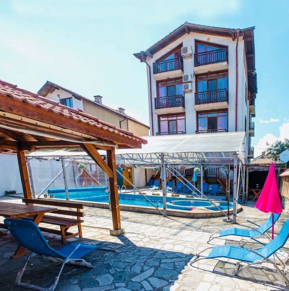 Фото отеля 1