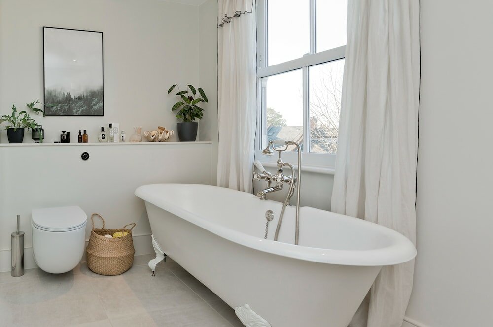 Фото Interior Designed House With Garden in North West London by Underthedoormat