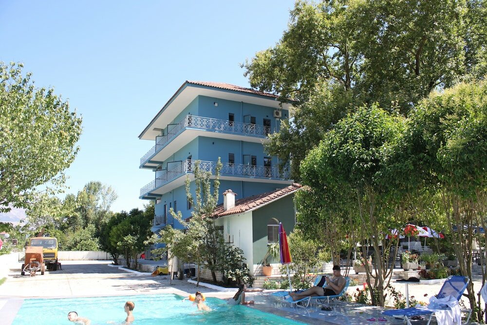 Фото отеля 1