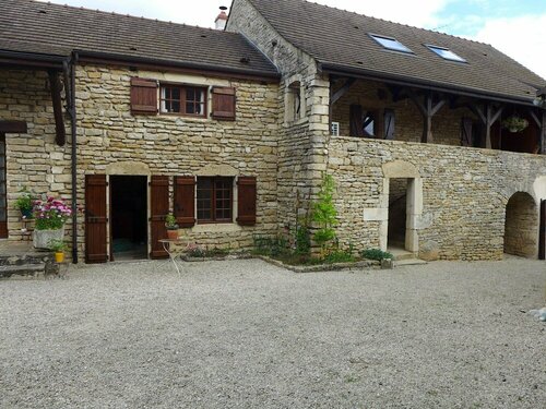 Гостиница La Luterne в Монбаре