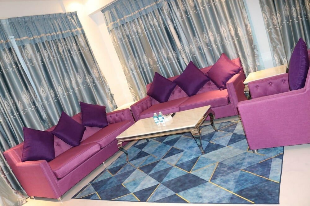 Фото Swan Towers