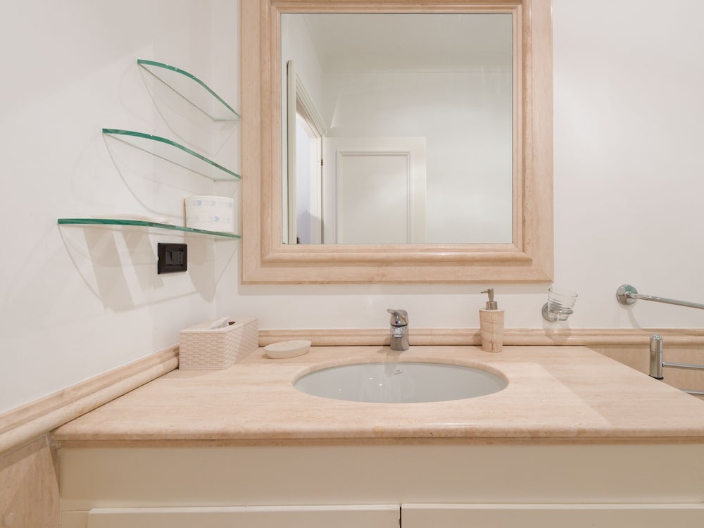 Фото Rsh Ghetto Enchanting Terrace Apartment