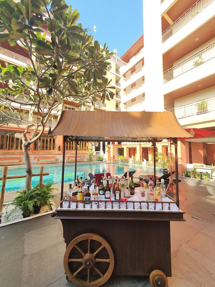 Фото Chateau EN Ville Pattaya