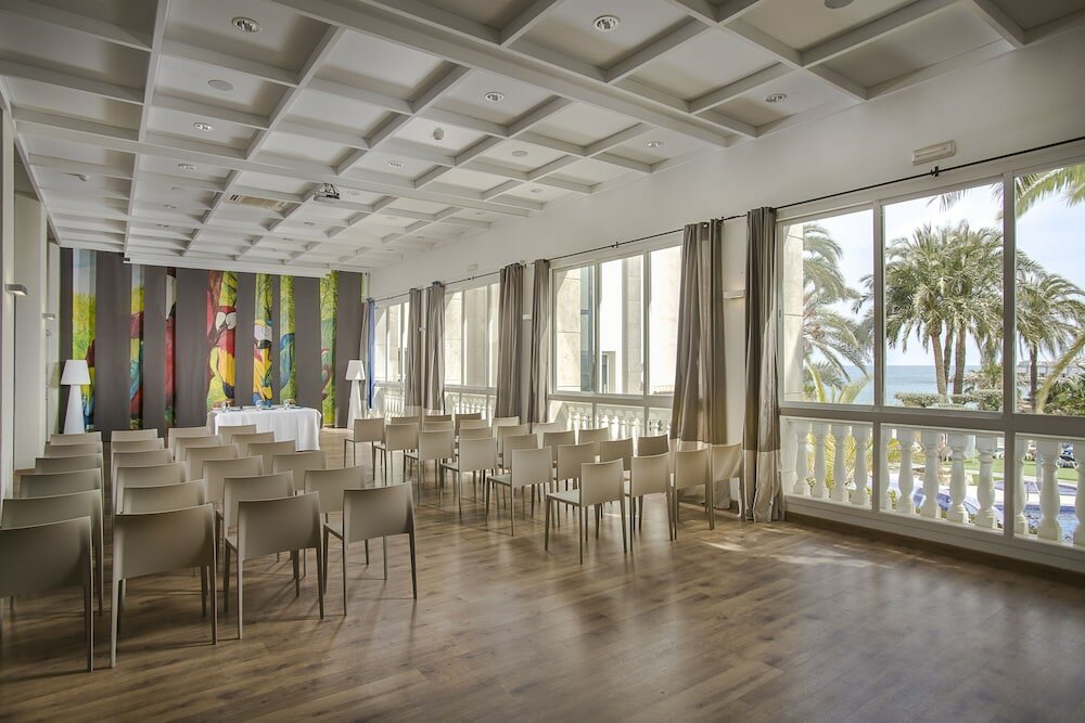 Фото Gran Hotel Las Fuentes de Fantasía Hoteles