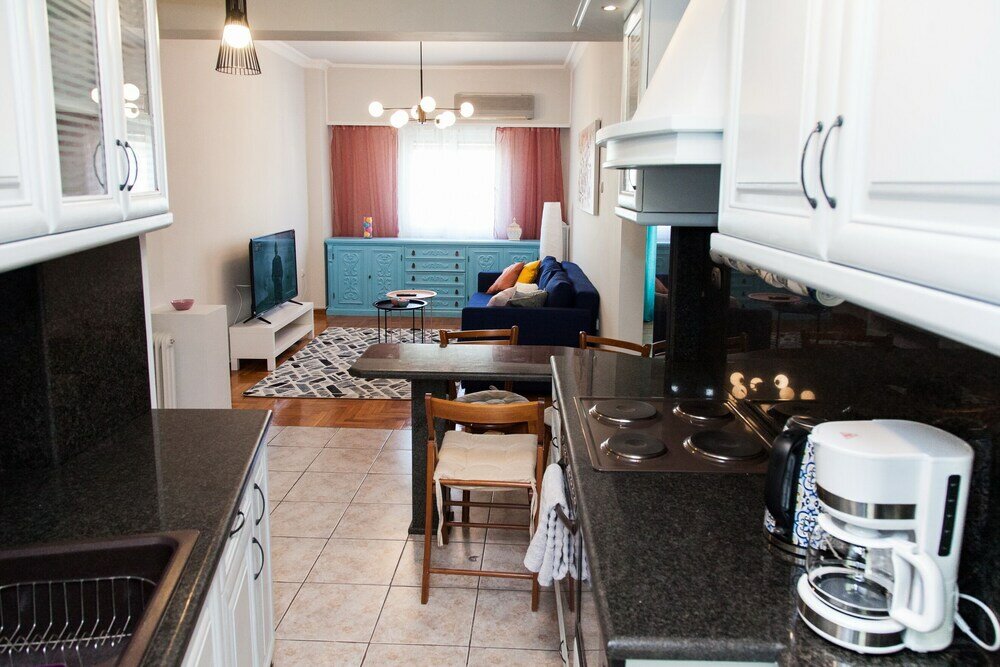 Фото Brand new apt in central Athens