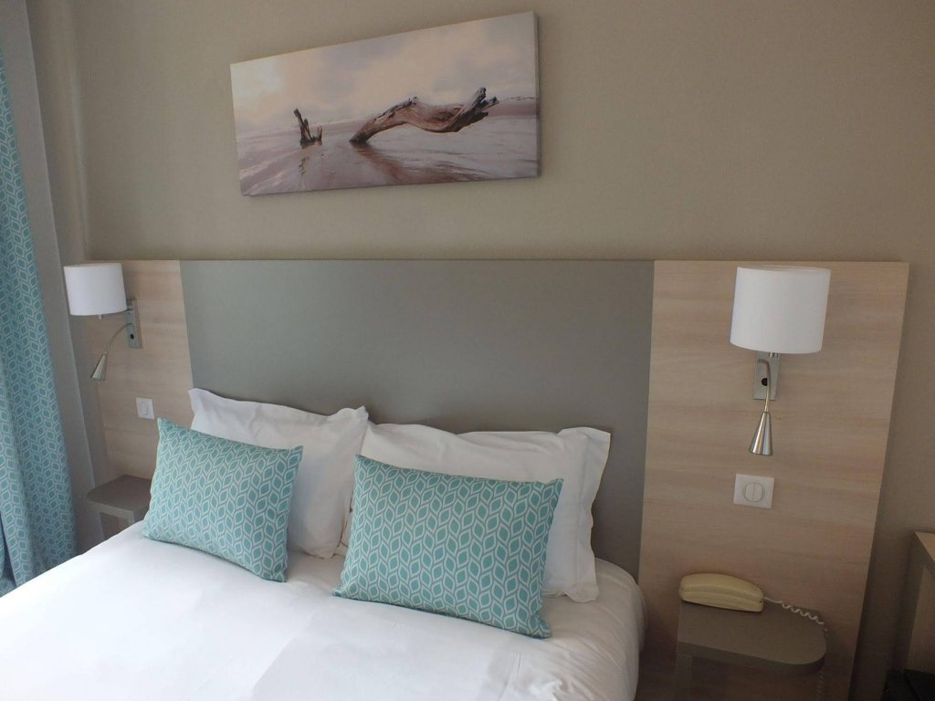 Фото Hotel Du Midi