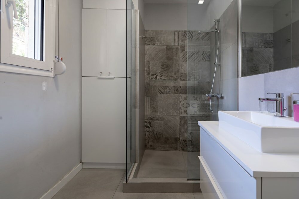 Фото Petit Keramikos Studio - Historic Center