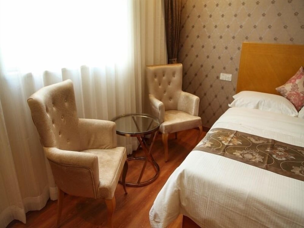 Фото GreenTree Inn Zhuhai Light Rail Pearl Station Express Hotel