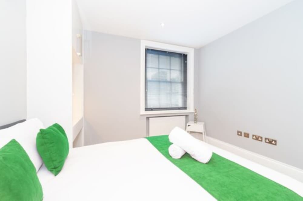 Фото Pml Apartments Southwick Street