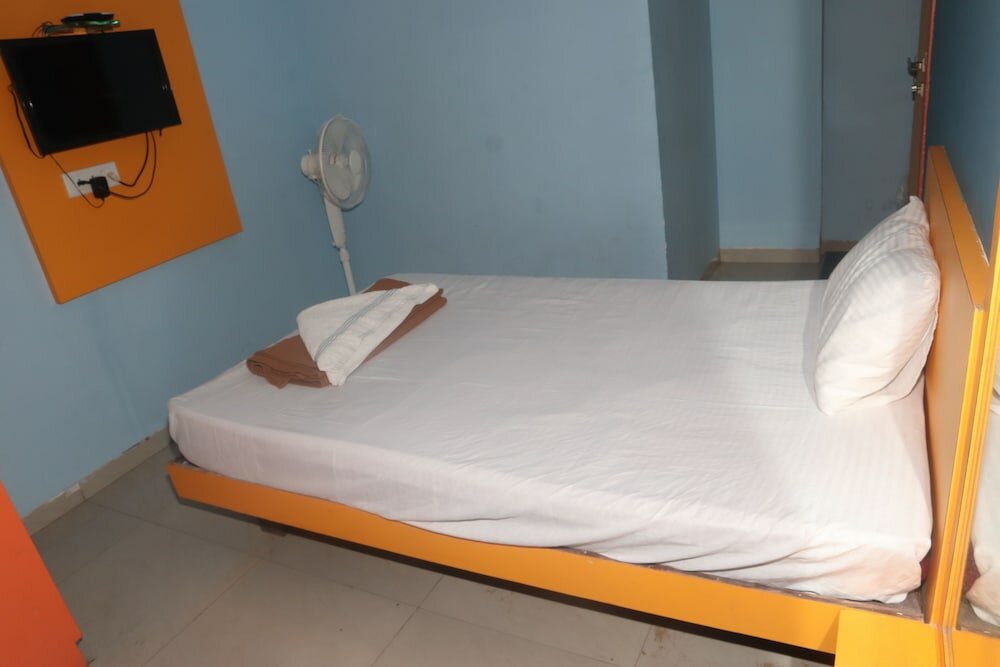 Фото IROOMZ Hotel Shree Krishna Palace