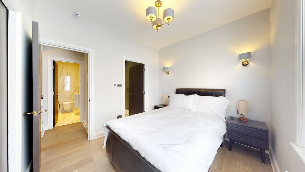 Фото Amazing Newly Refurbished Mews House