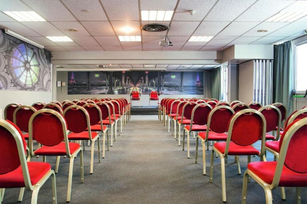 Фото Hotel Périphérie Porte de Saint Ouen