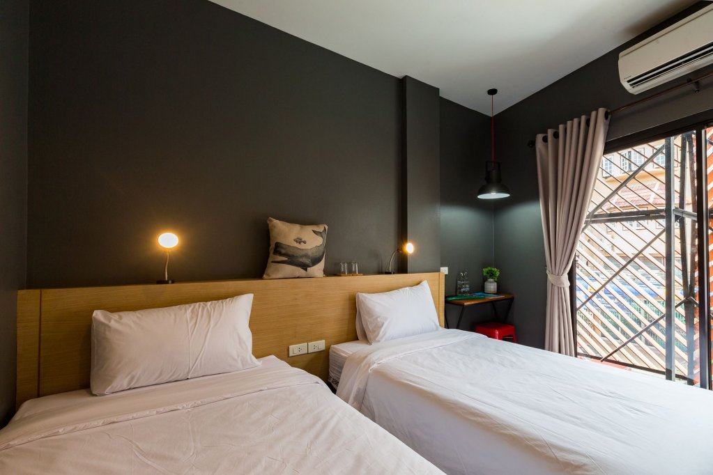 Фото Srisuksant Square