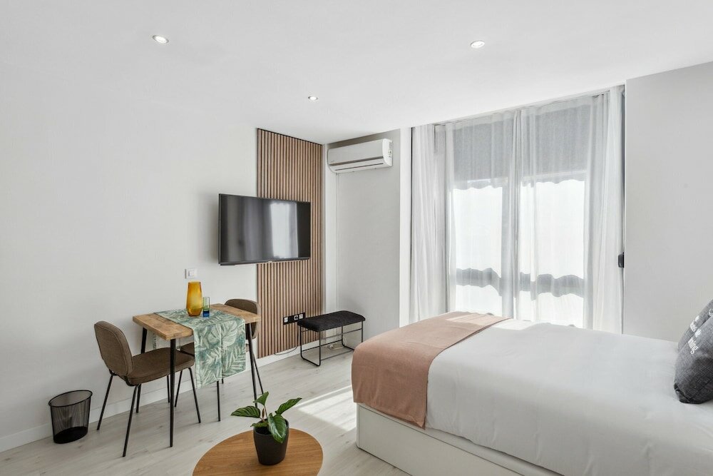 Фото Limehome Madrid Calle de la Paloma