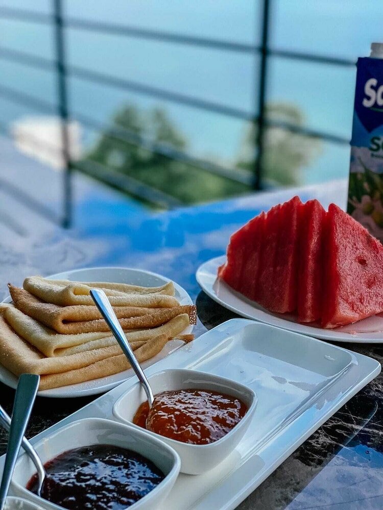 Фото Hotel Hills Kvariati