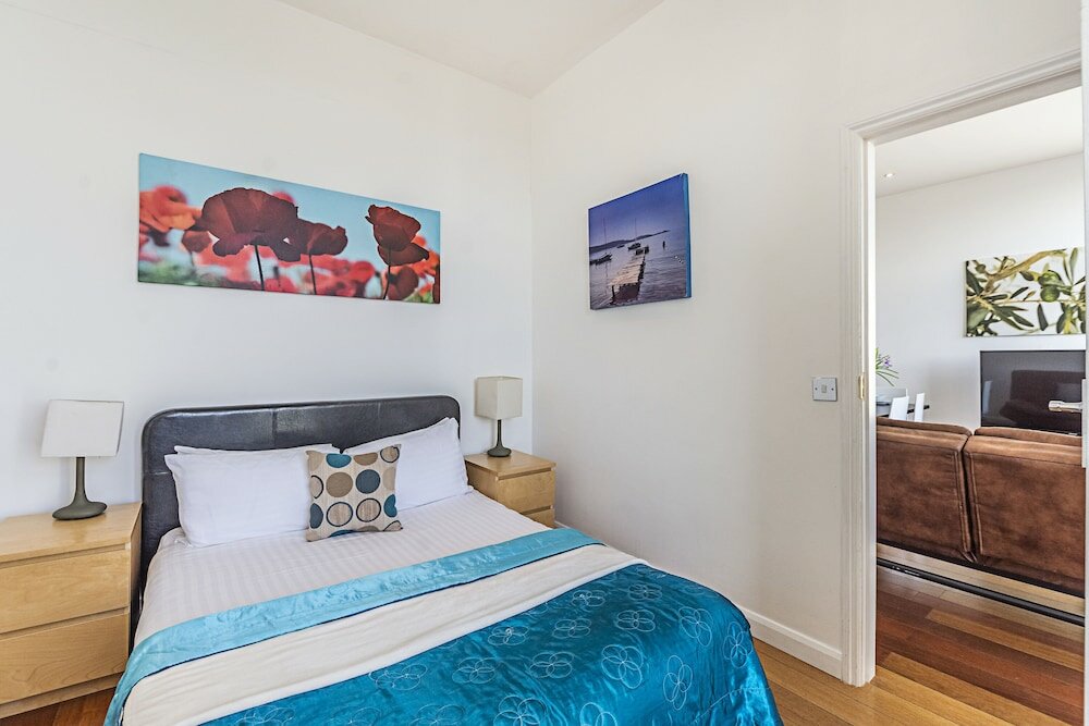 Фото Splendid 3 Bedroom Apartment Kings Cross