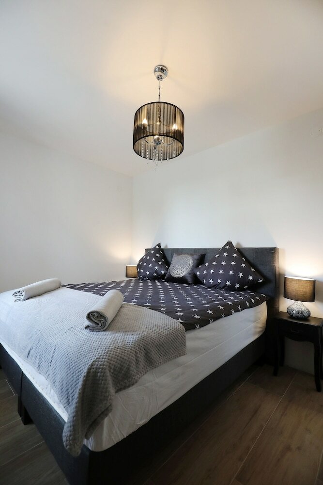 Фото Villa Olive Garden Apartments