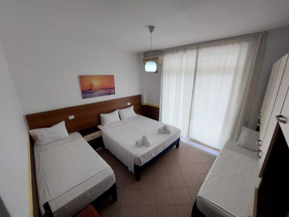 Фото Hotel Nacional Durres