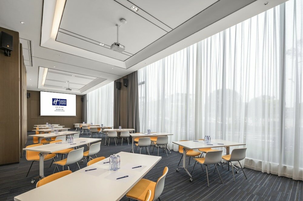 Фото Holiday Inn Express Jingdezhen Ancient Town, an Ihg Hotel