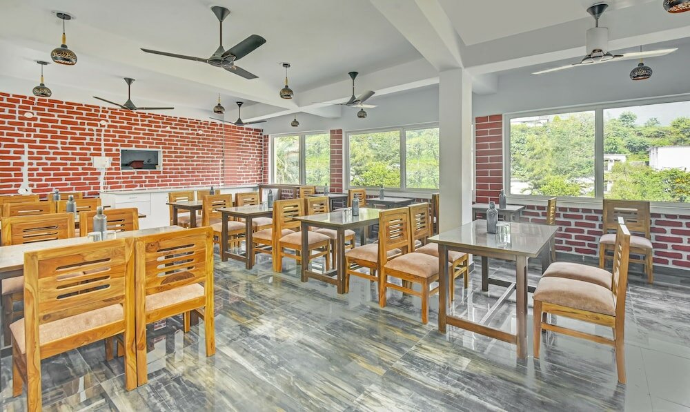 Фото Itsy by Treebo - Studioz @ Om River Resort