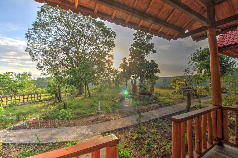 Фото Ayu Hill Bungalow