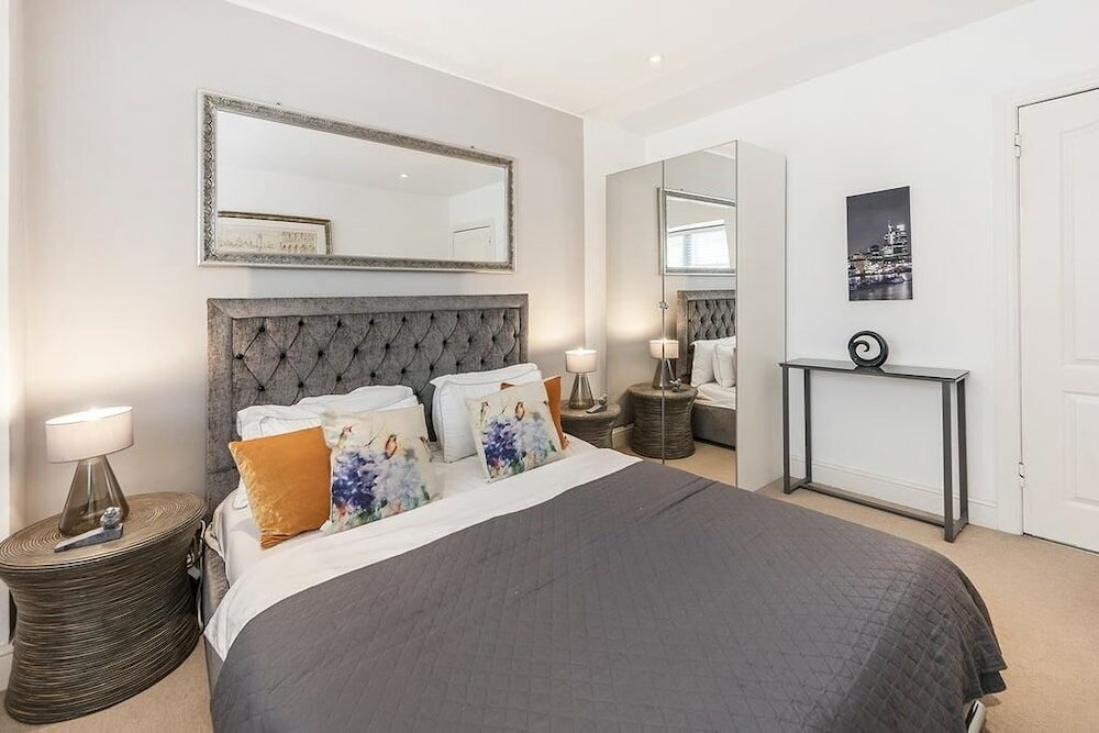 Фото Nassau Street