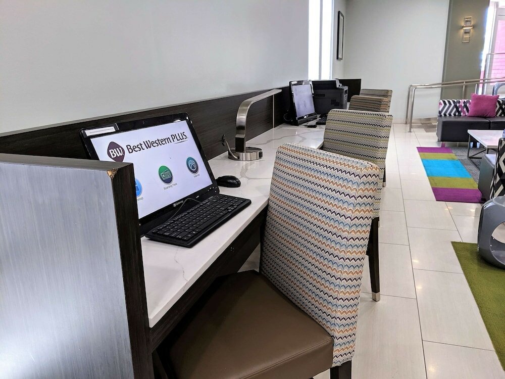 Фото Best Western Plus Commerce Hotel