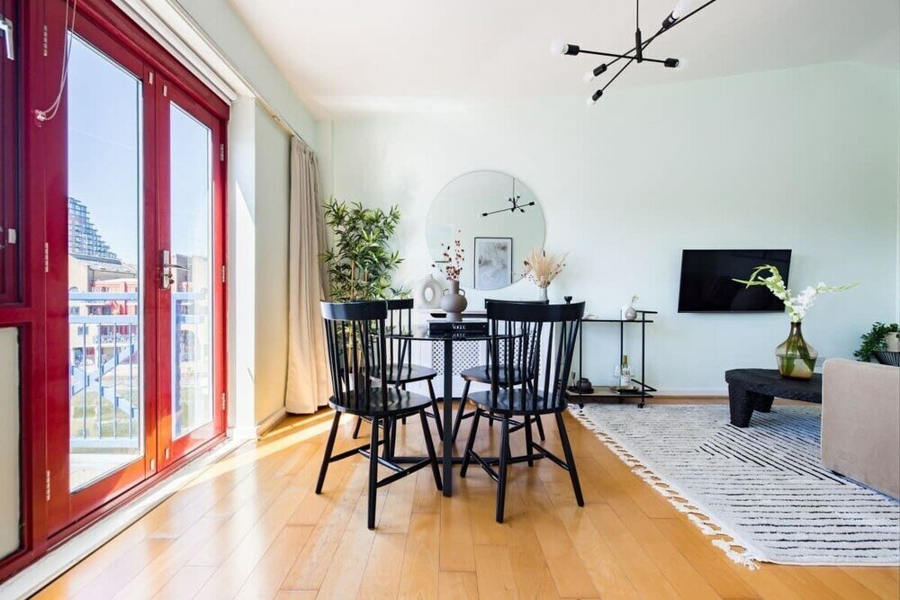 Фото The Shadwell Secret - Contemporary 4bdr House