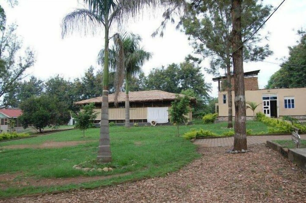 Фото Rwenzori International Hotel
