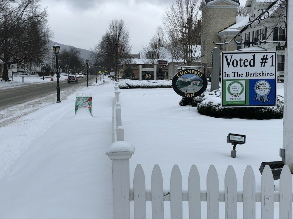 Фото Chambery Inn