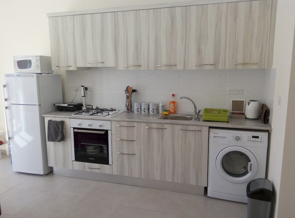 Фото One Bedroom Apartment at Longbeach